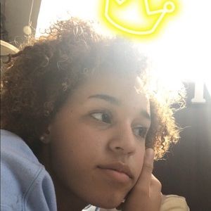 Meet your Posher, April